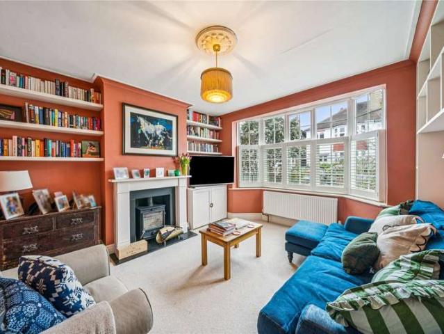 House for sale in Summerstown, Greater London