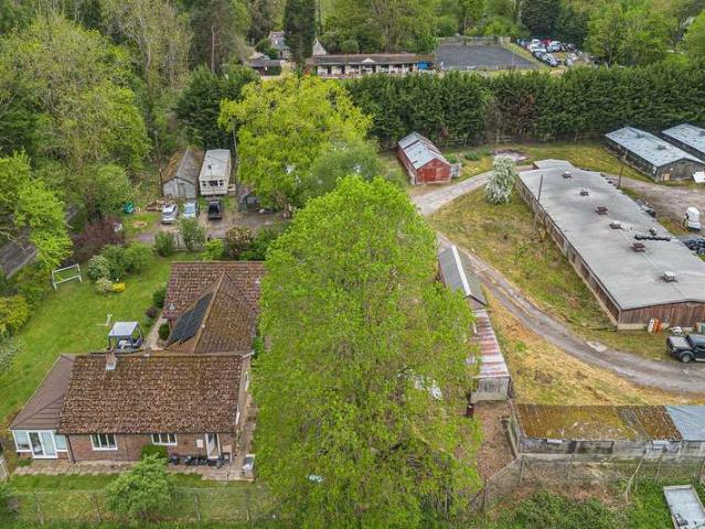 House for sale in Tidmarsh, West Berkshire
