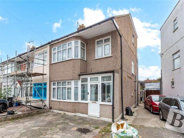 House for sale in Chadwell Heath, Greater London
