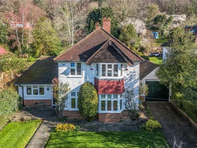 House for sale in London Borough of Croydon, Selsdon