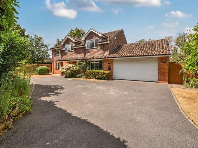 House for sale in Moulsham Green, Hart