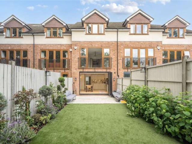 House for sale in Batchworth, Hertfordshire