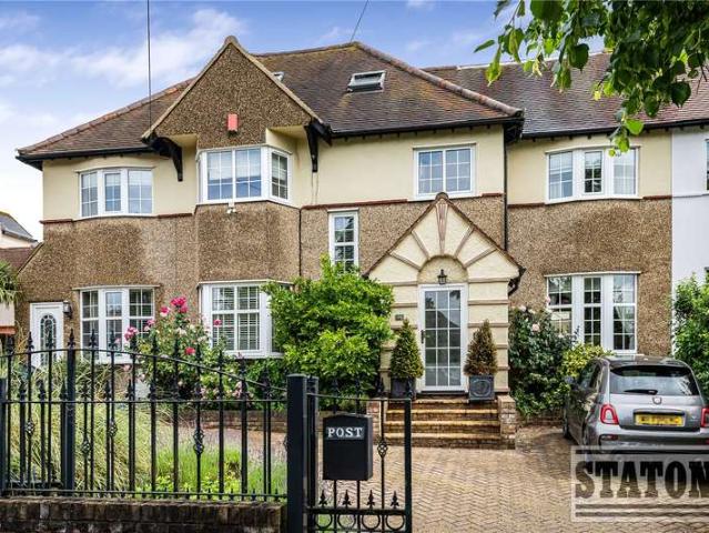 House for sale in Potters Bar, Hertfordshire