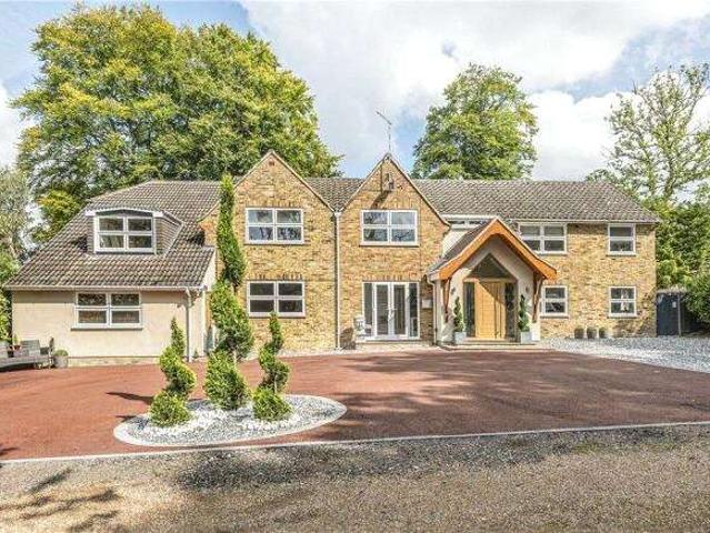 House for sale in Heatherside, Heol-las