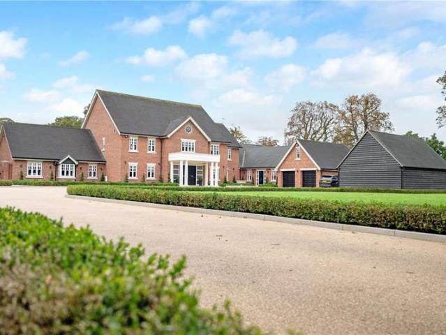 House for sale in Stokesby, Norfolk