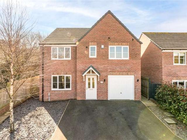 House for sale in Churwell, West Yorkshire