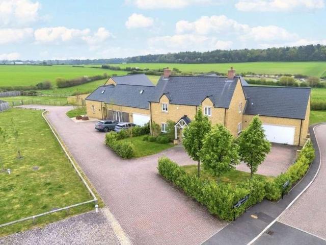 House for sale in Black Bourton, Oxfordshire