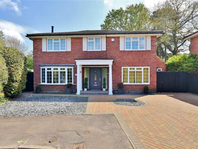 House for sale in Maybury Estate, Woking