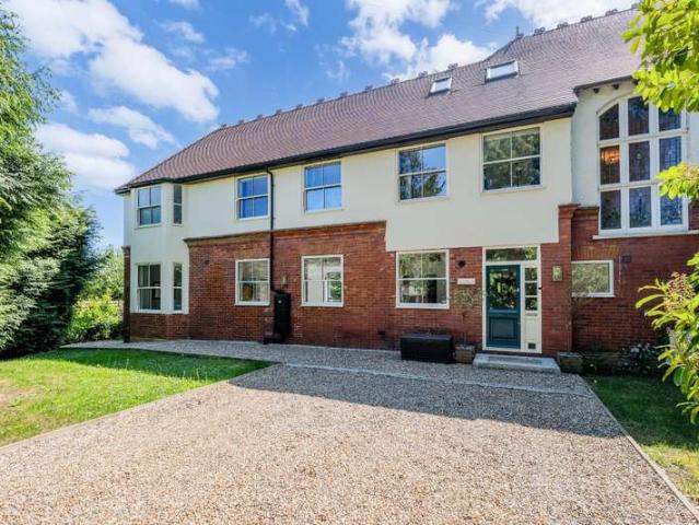 House for sale in Red Hill, Surrey