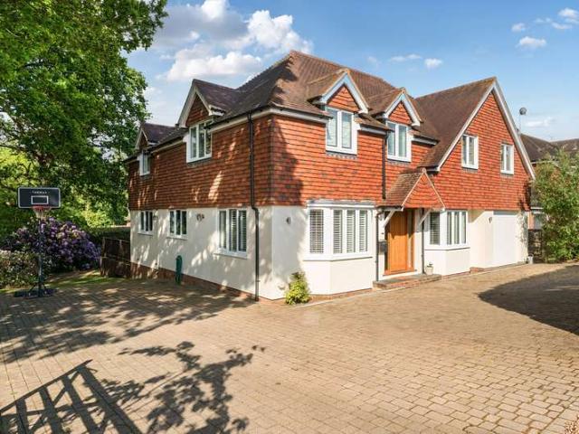 House for sale in Fole, Surrey