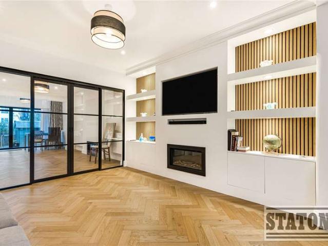 House for sale in Winchmore Hill, Palmers Green