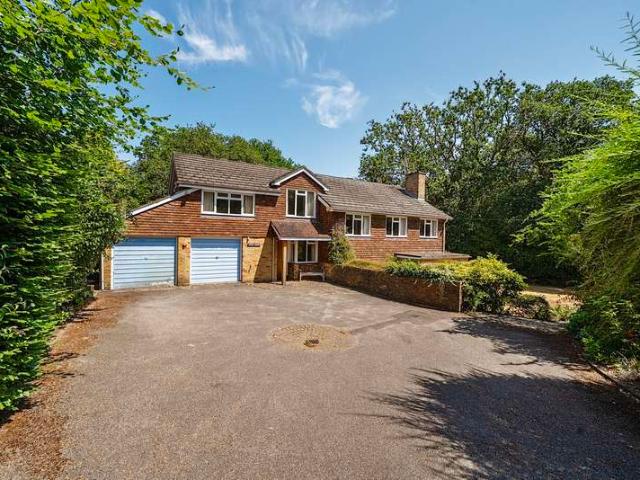 House for sale in Fole, Surrey