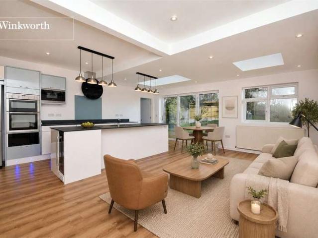 House for sale in Worcester Park, Greater London