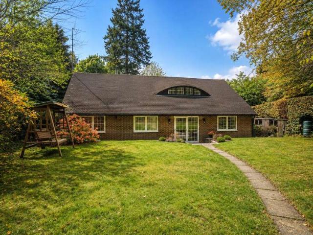 House for sale in Fole, Surrey