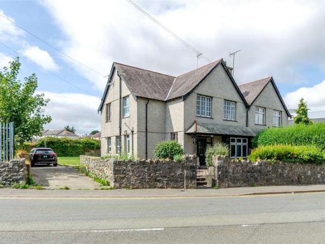House for sale in Caernarfon