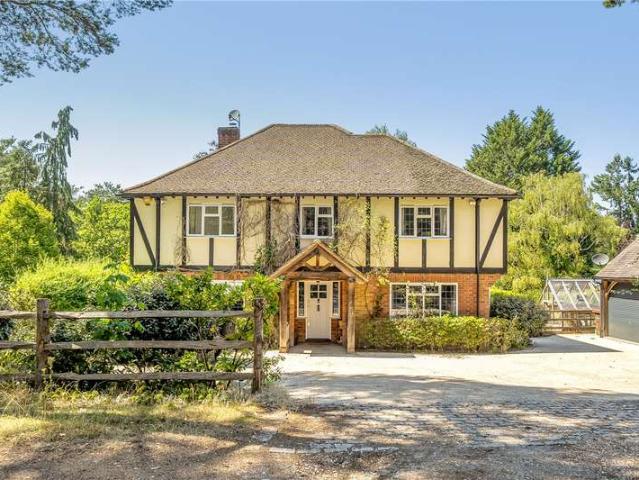 House for sale in Rushmoor, Fole
