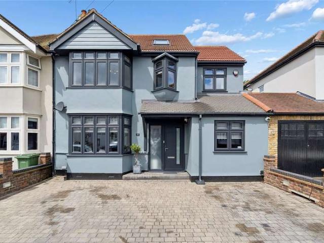 House for sale in Hornchurch, Greater London