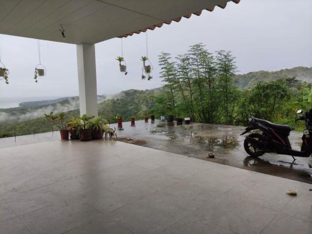 5 bedroom House and Lot for sale in Larena
