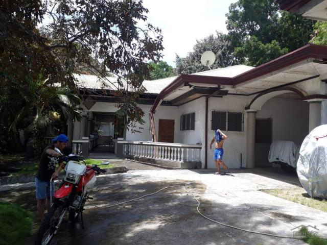 5 bedroom House and Lot for sale in Larena