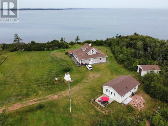 House for sale in Beach Point