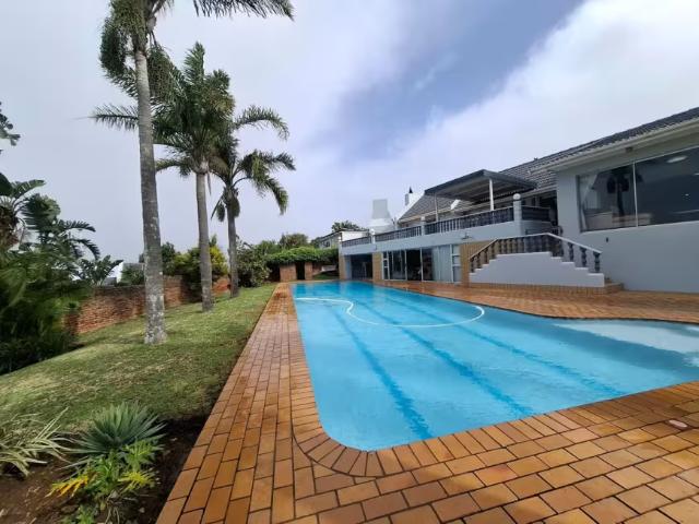 House for sale in Beacon Bay, East London