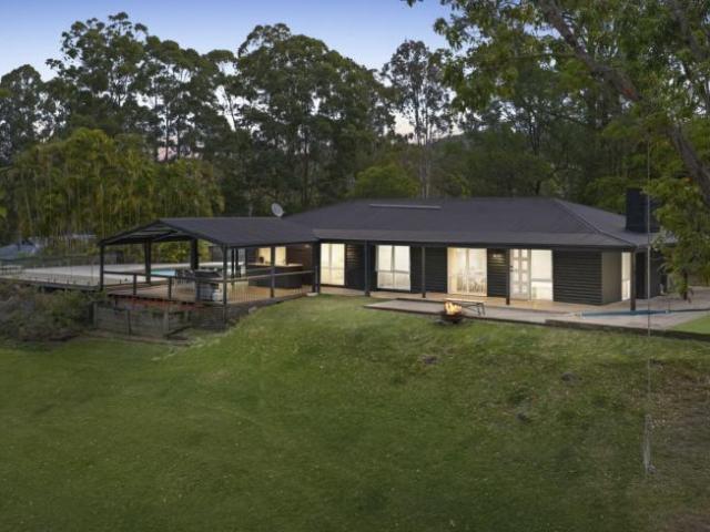 House for sale in Bonogin, Gold Coast City