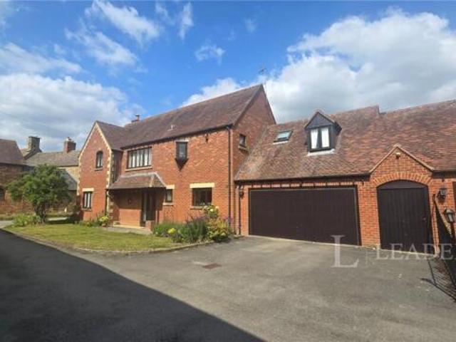 House for sale in Broadway, Murcot