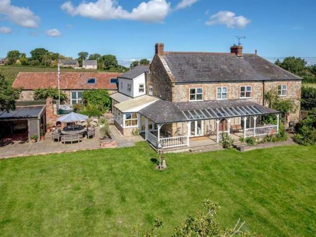 House for sale in Broadway