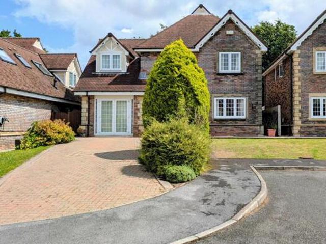 House for sale in Cwmgwili, Wales
