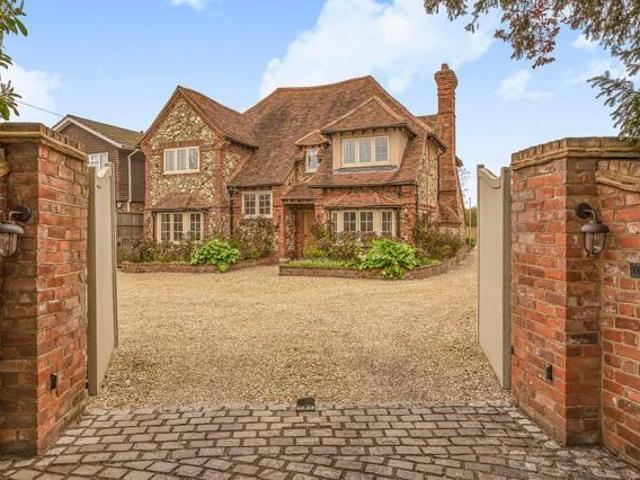 House for sale in Chalfont St. Peter, Denham
