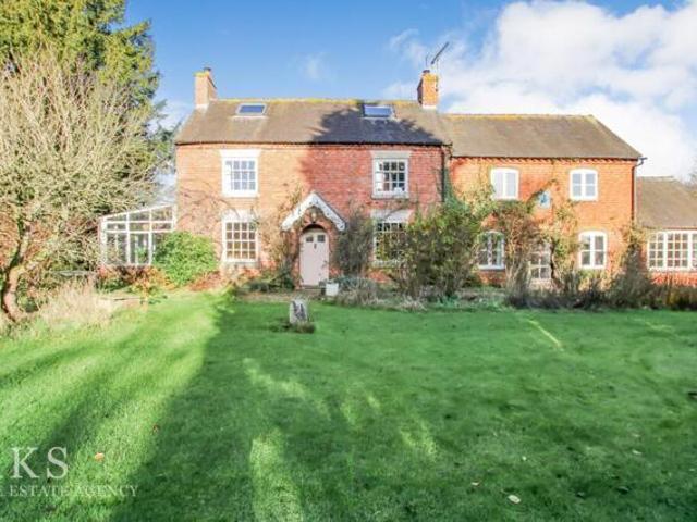 House for sale in Froggatt, East Midlands