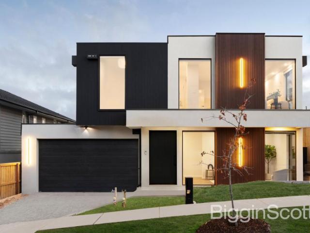 House for sale in Tullamore Doncaster, Melbourne