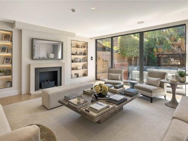 House for rent in Cat Hill, England