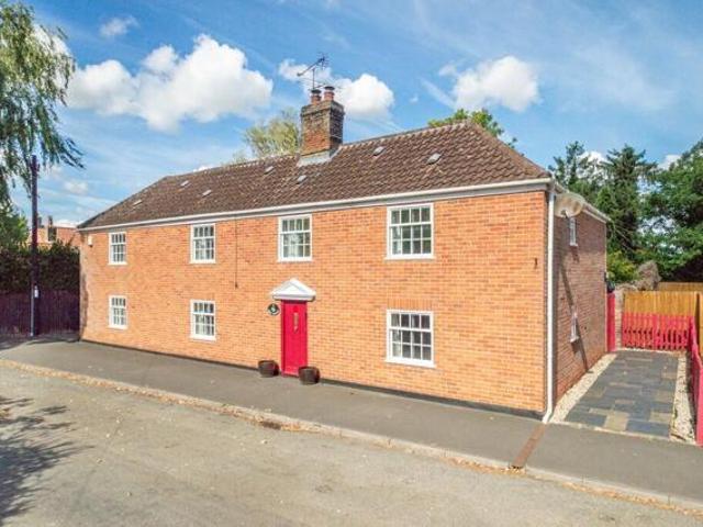 House for sale in Chippenham, Barway