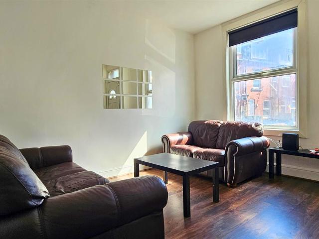 House for rent in Hyde Park, Leeds
