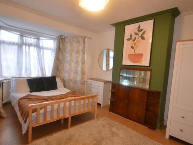 Commercial for rent in Wembley, Greater London
