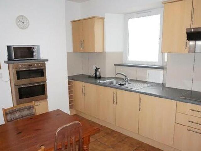 House for rent in Follaton, Strode