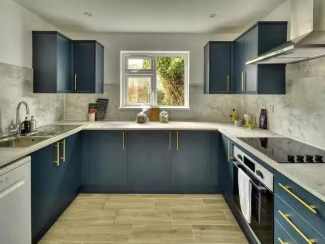 House for rent in Kingswood, School House