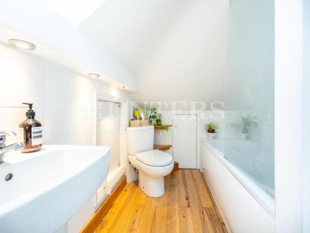 House for rent in Cat Hill