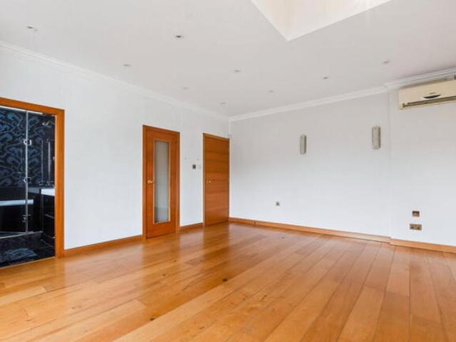 House for rent in Cat Hill