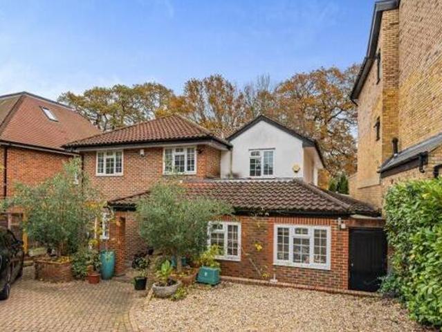 House for sale in Kingston Upon Thames, Greater London