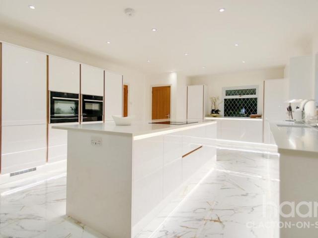 House for rent in Frinton and Walton, Dale Hill