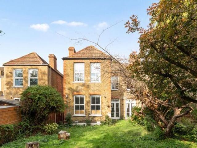 House for rent in Cat Hill, England