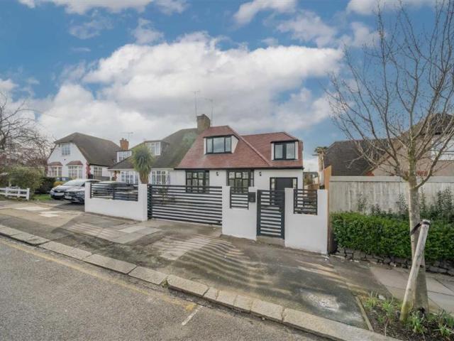 House for rent in Golders Green, Barnet