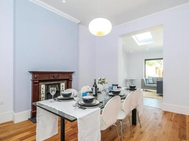 House for rent in Cat Hill