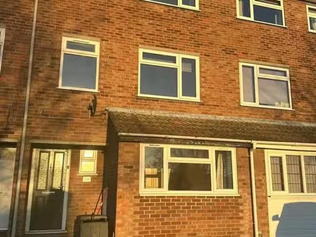 House for rent in Elm Park, Greater London