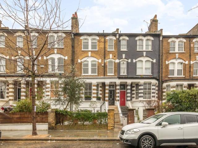 House for rent in North Kensington