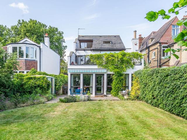 House for sale in London Borough of Merton, Raynes Park