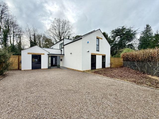House for sale in Henley-on-Thames, Berrick Salome