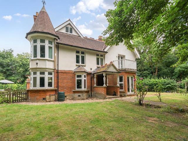 House for sale in Wraysbury
